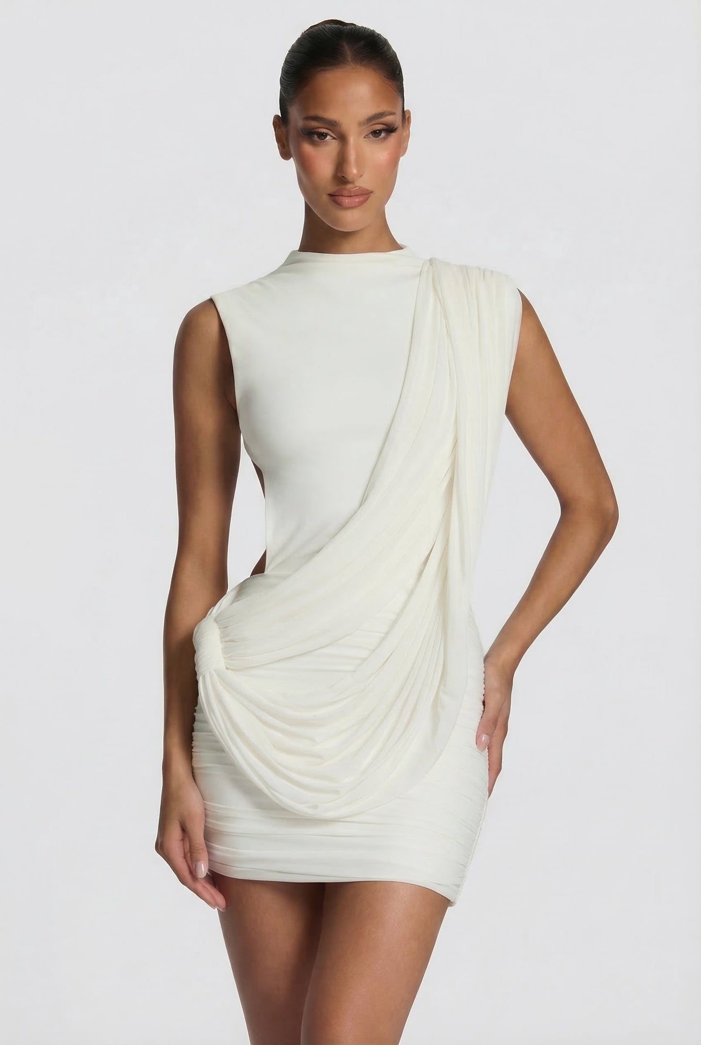 Vestido Corto Con Espalda Abierta